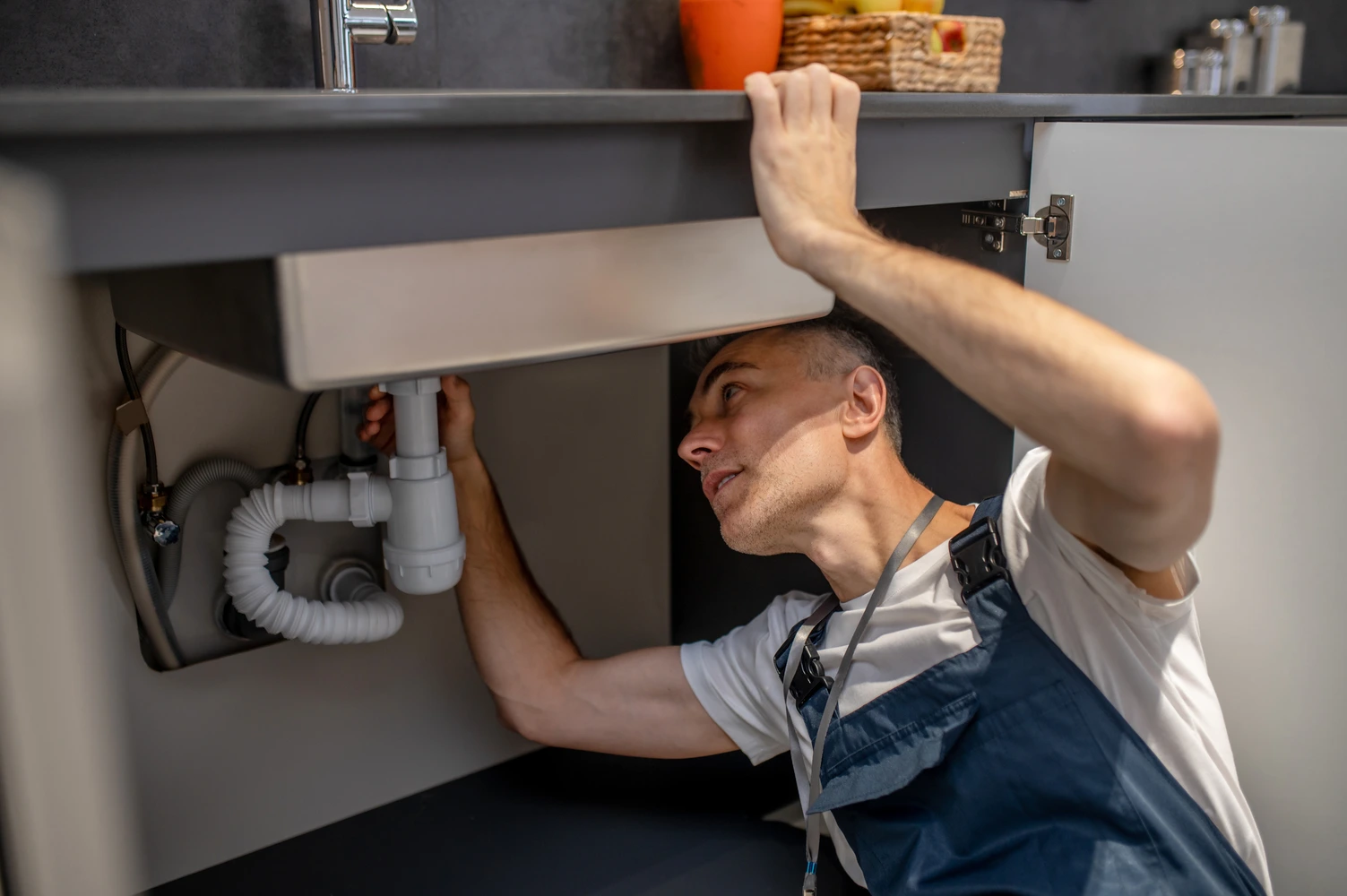 7 Warning Signs You Need an Emergency Plumber in Canberra